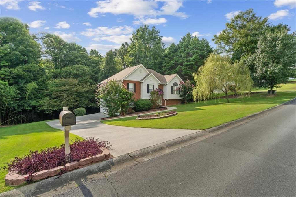 130 Orchard Way, Calhoun, GA 30701