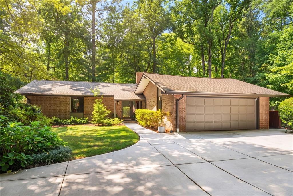910 Freemanwood Ln., Milton, GA 30004