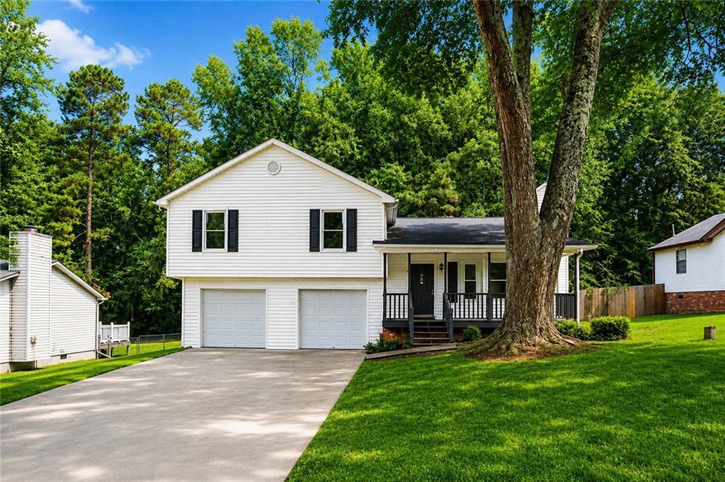1731 Rose Garden Ln., Loganville, GA 30052