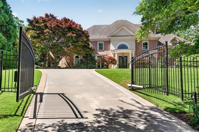 740 Riley Place Pl., Atlanta, GA 30327
