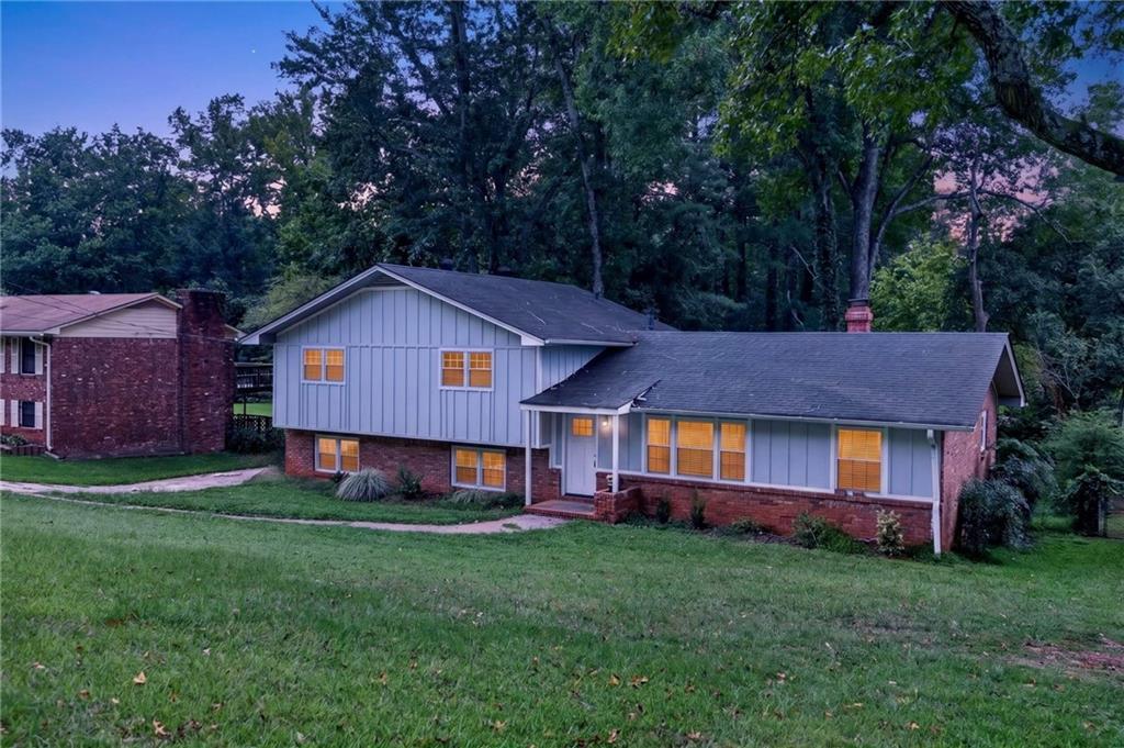 4373 Sun Valley Blvd., East Point, GA 30344