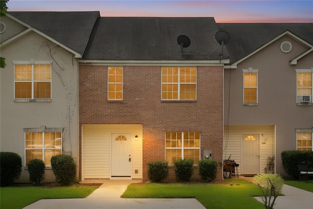 366 N Beach Ct., Riverdale, GA 30274