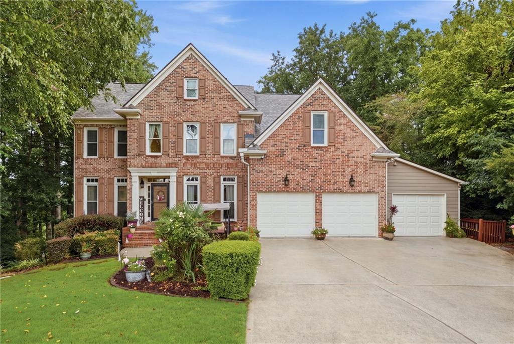 214 Glenbrook Ln., Canton, GA 30115