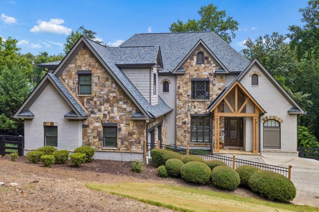 3330 Chimney Point Dr., Cumming, GA 30041