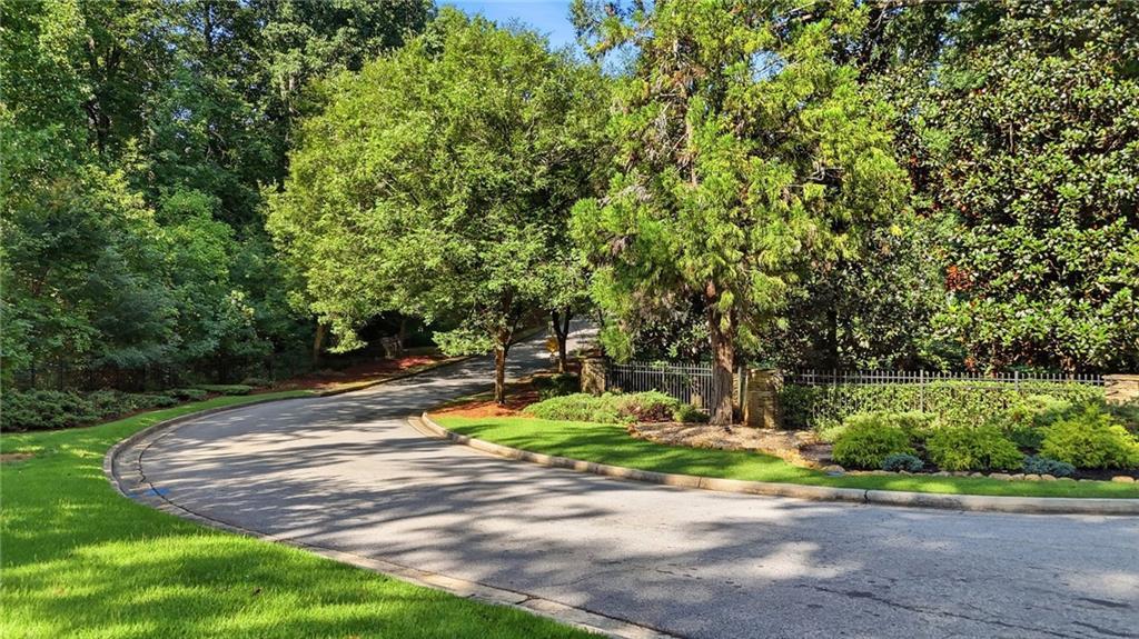 2039 Fontainbleau Dr., Conyers, GA 30094