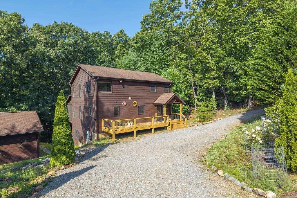 72 Gibbs Tr., Mineral Bluff, GA 30559