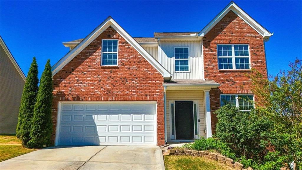 3835 Hawk Tail Dr., Loganville, GA 30052