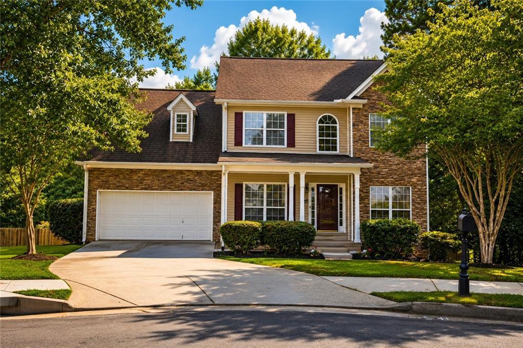 205 Leecroft Ct., Sugar Hill, GA 30518