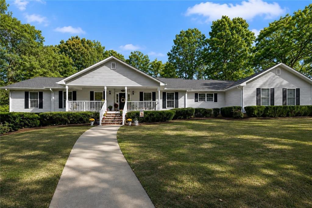 305 Mountain Brook Rd., Dawsonville, GA 30534