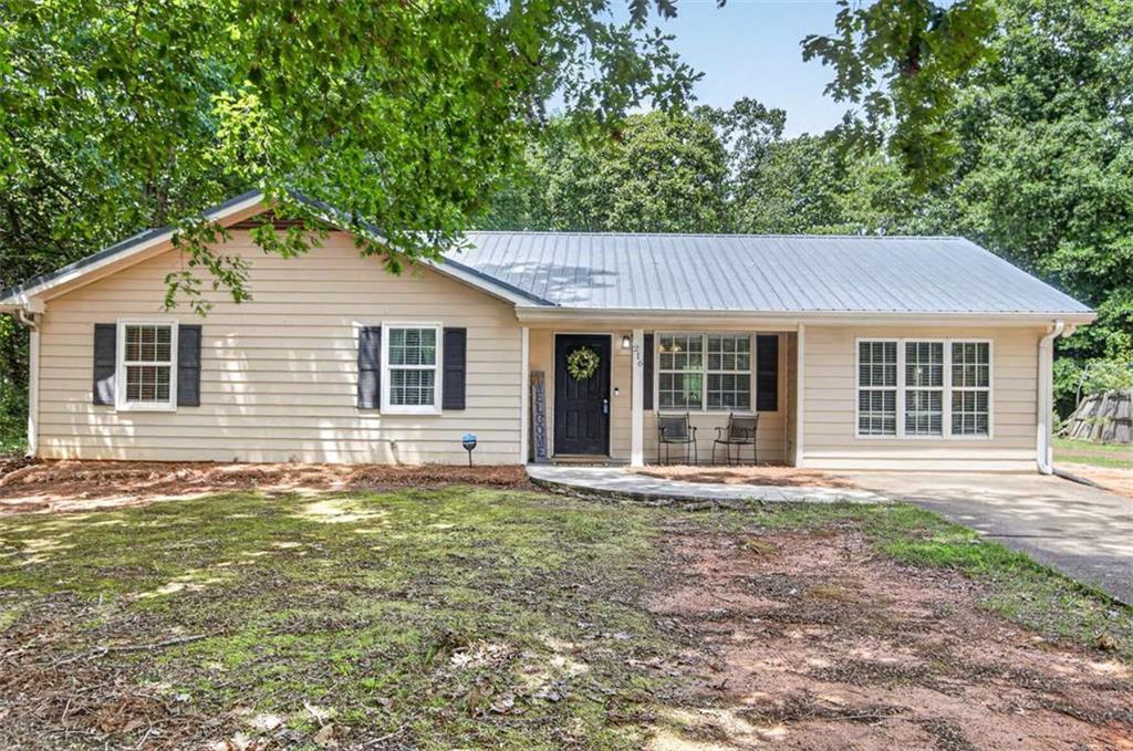 216 Brooks Ln., Winder, GA 30680