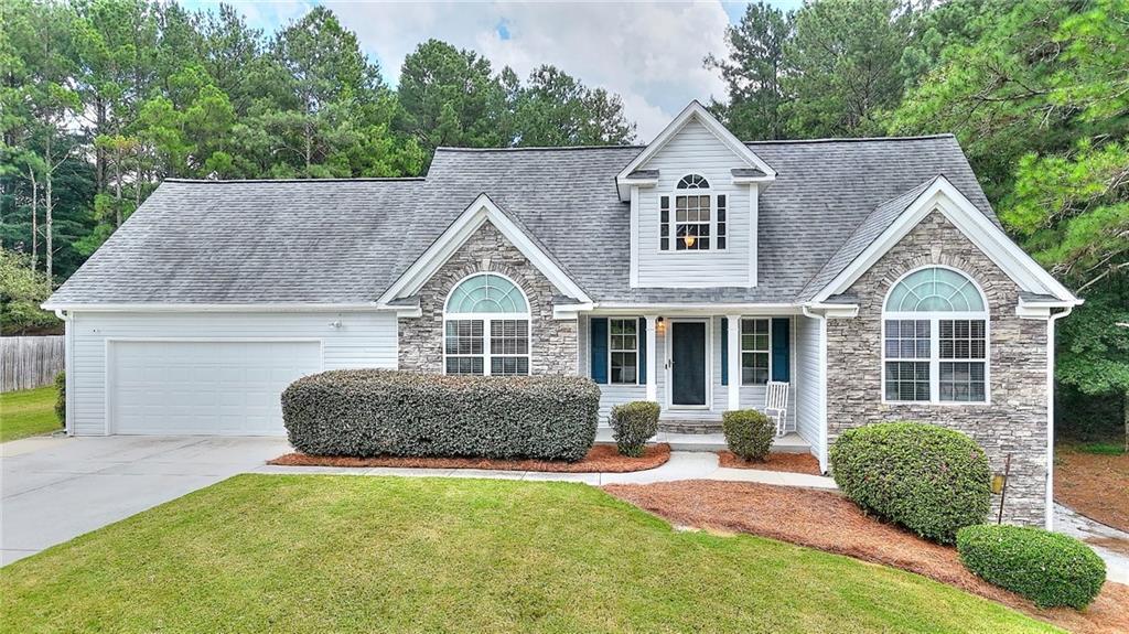 1106 Caroline Ct., Loganville, GA 30052