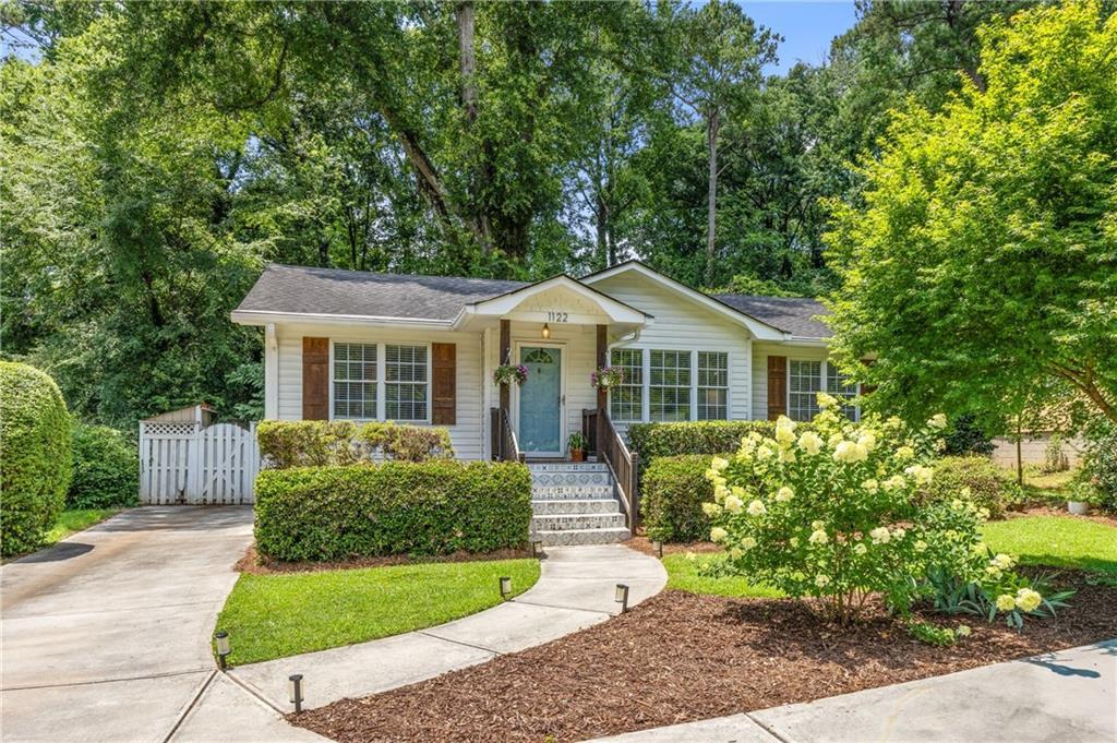 1122 Shepherds Ln., Atlanta, GA 30324