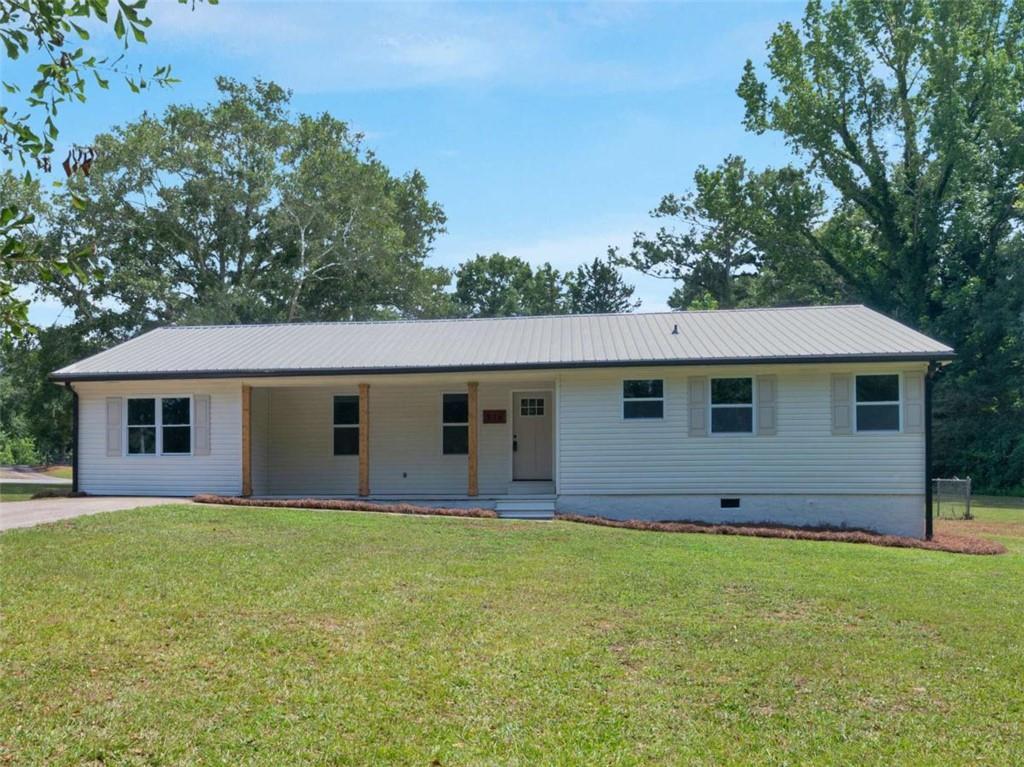 976 Hampton Locust Grove Rd., Hampton, GA 30228