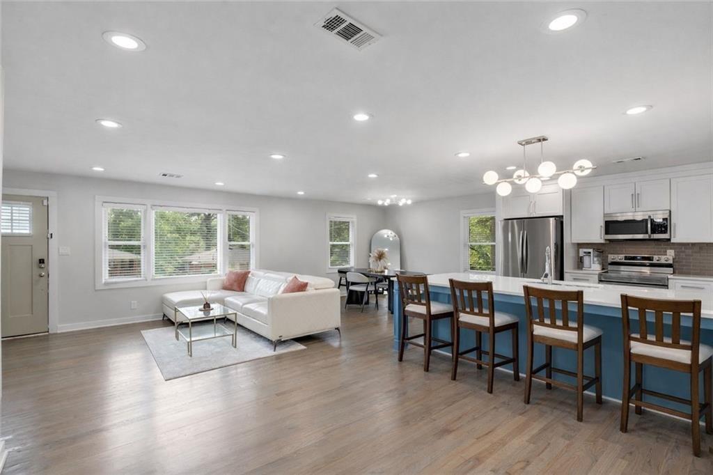 2353 Larchwood Rd., Atlanta, GA 30310