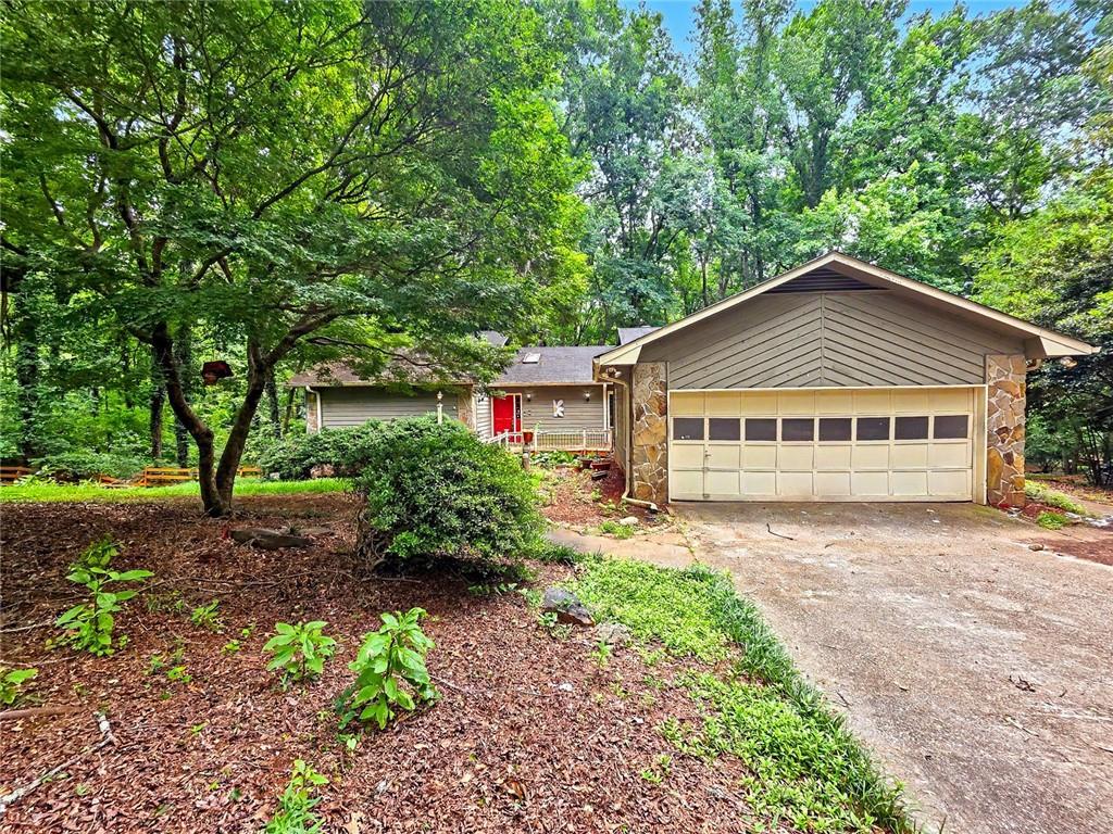 1740 Deer Run Dr., Conyers, GA 30094