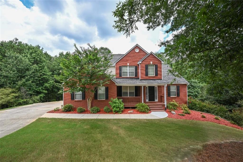 529 Plantation Creek Dr., Loganville, GA 30052