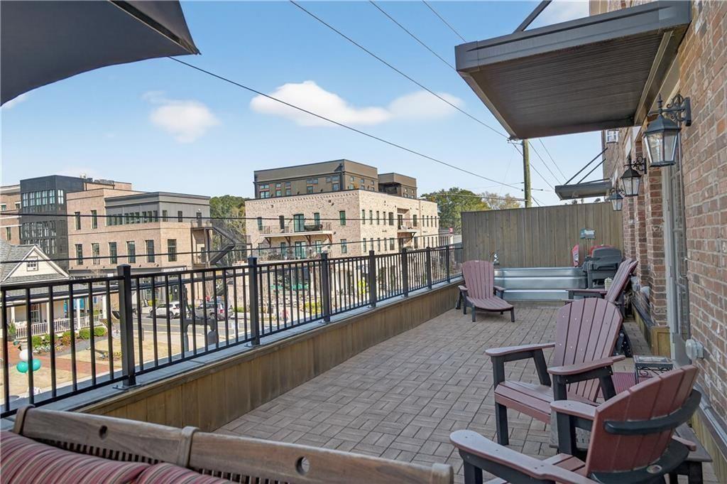8255 Main St., Woodstock, GA 30188