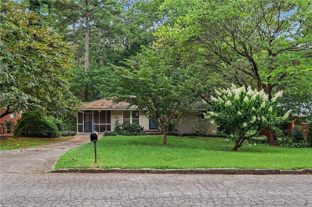 924 Greenbriar Pl., Decatur, GA 30033
