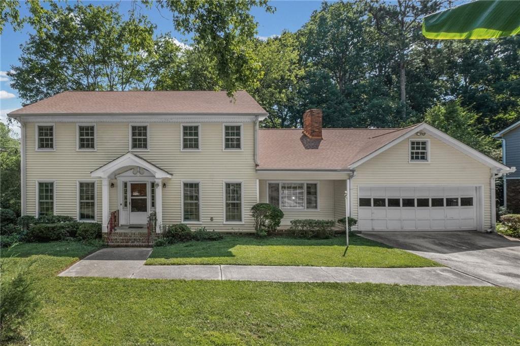 5171 Meadowlake Dr., Atlanta, GA 30338