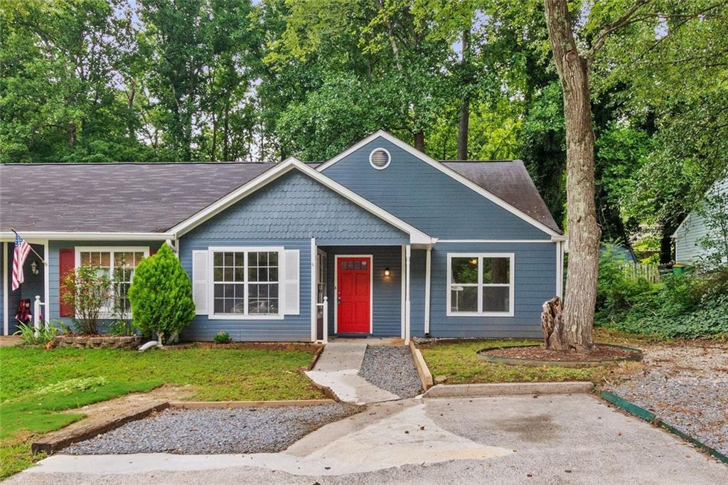 5126 Farm Place Dr., Woodstock, GA 30188