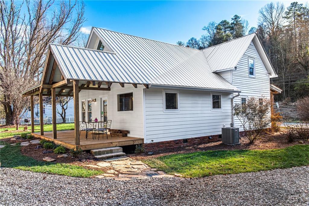 8679 Lakewood Hwy., Mineral Bluff, GA 30559