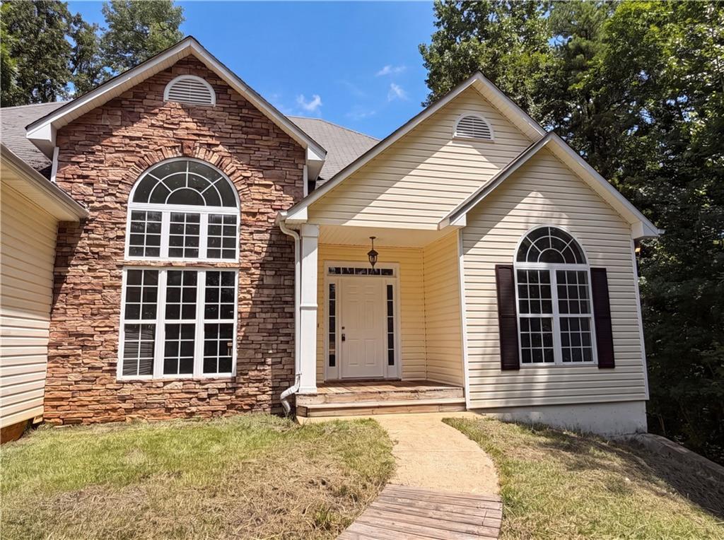 222 Lazy Water Dr., Dallas, GA 30157