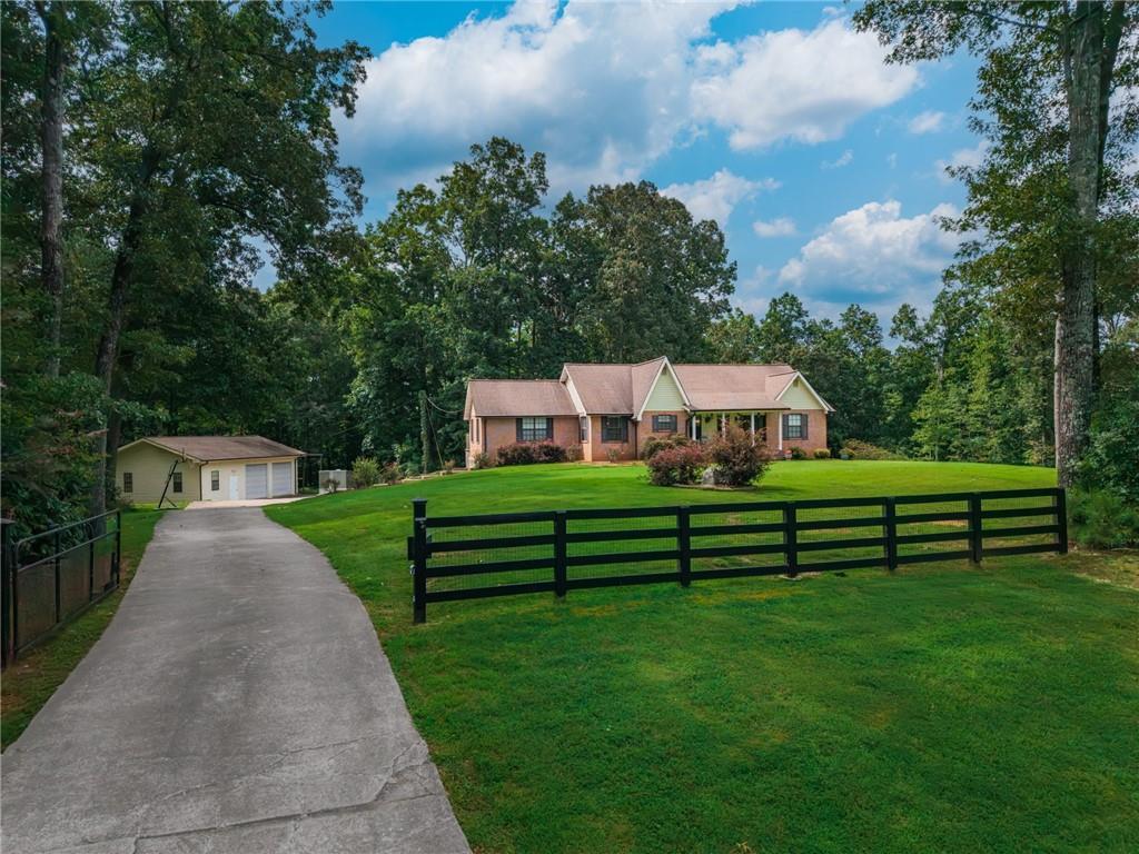400 Cable Rd., Waleska, GA 30183
