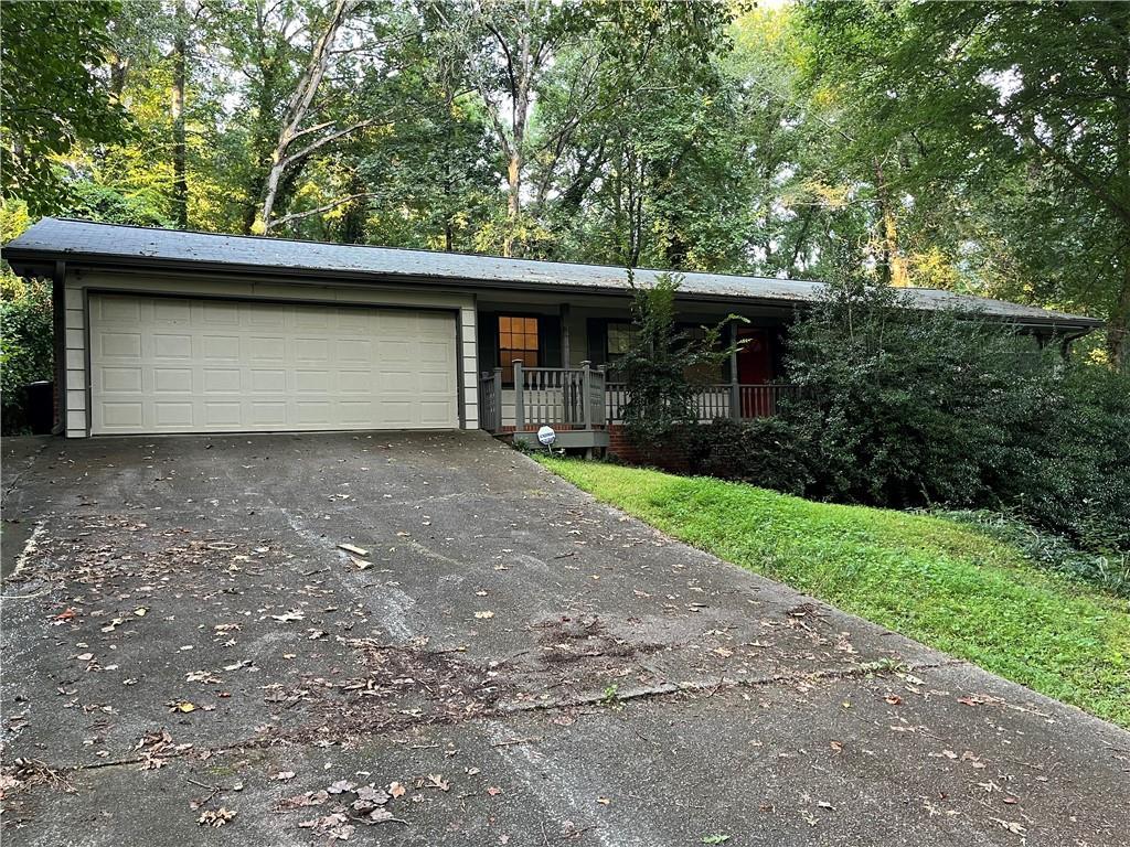 1088 Wheatley Dr., Lilburn, GA 30047