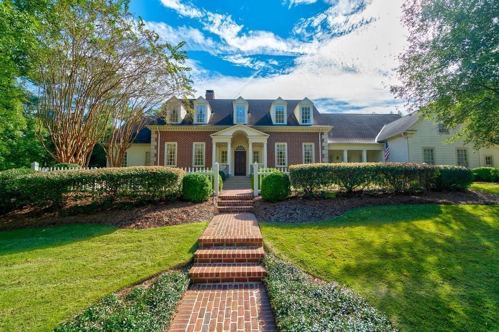 400 Windship Pl., Sandy Springs, GA 30327