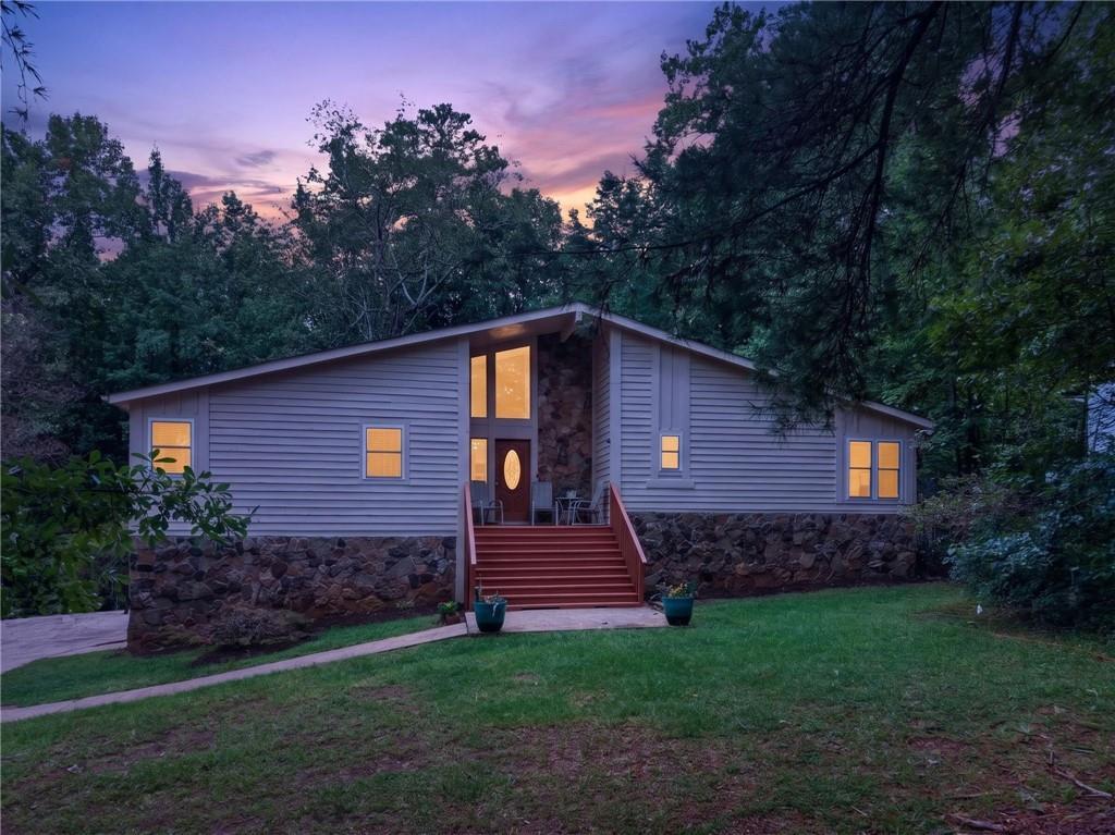 6715 Live Oak Ln., Douglasville, GA 30135