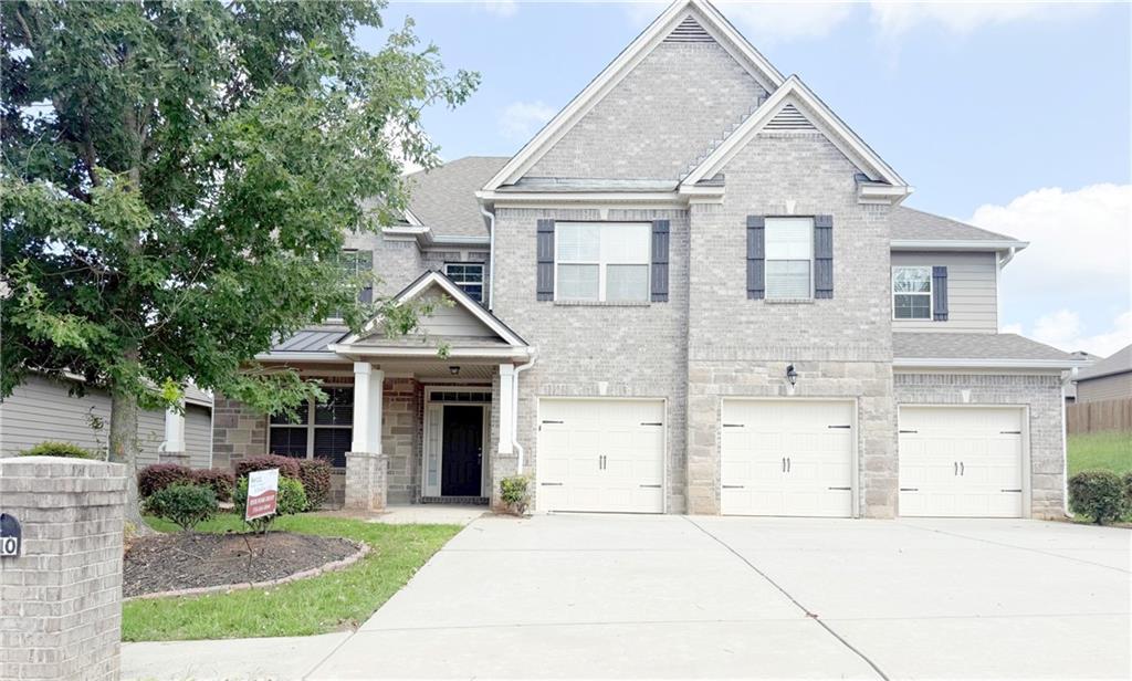 910 Southfork Dr., Loganville, GA 30052