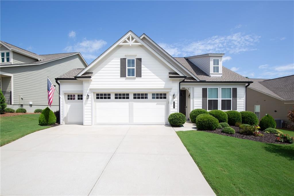 215 Silver Ct., Hoschton, GA 30548