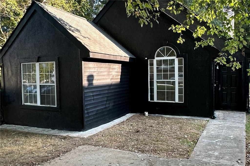 633 Sandys Ln., Atlanta, GA 30354