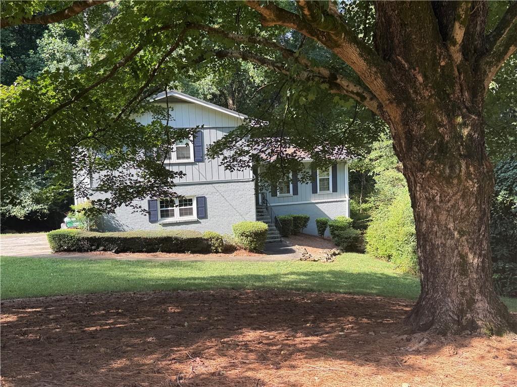5824 Golden West Tr., Lilburn, GA 30047