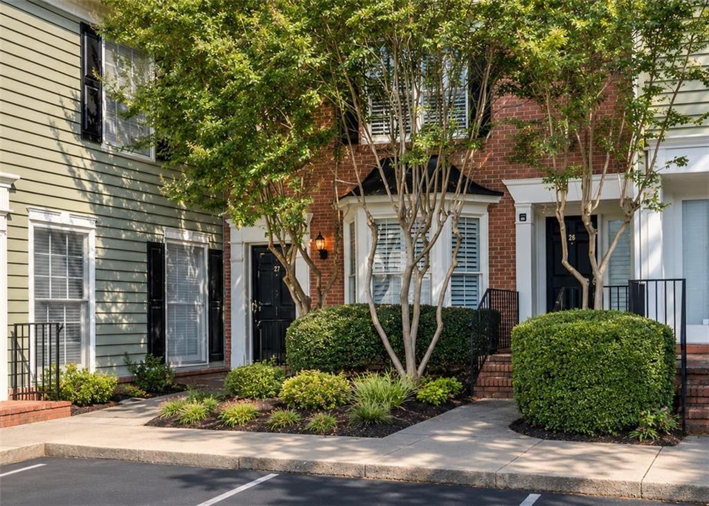 27 Mount Vernon Cir., Atlanta, GA 30338