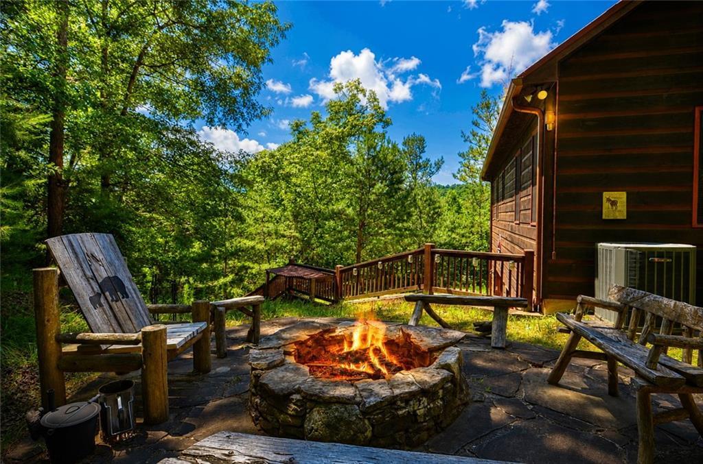 216 Dawn Ln., Ellijay, GA 30540