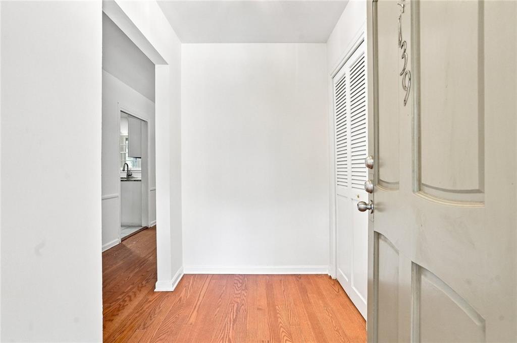 139 Woodmere Sq., Atlanta, GA 30327