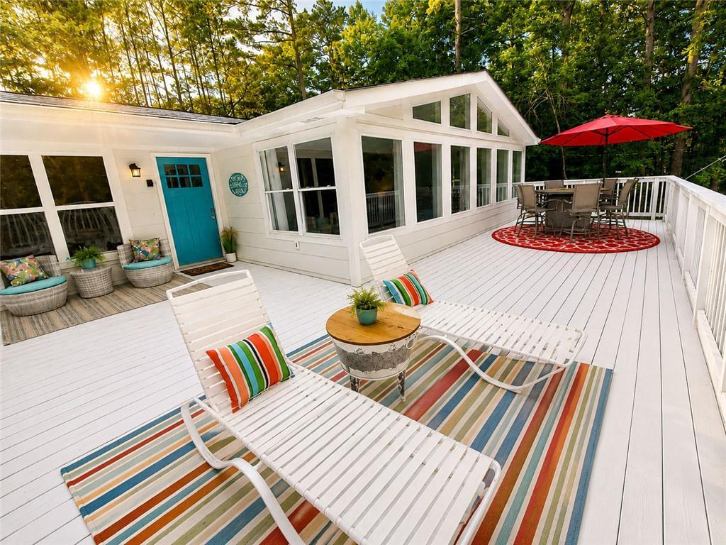 935 Pine Cir., Woodstock, GA 30189