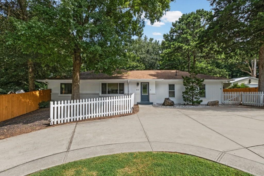 414 Charles Pl., Roswell, GA 30075