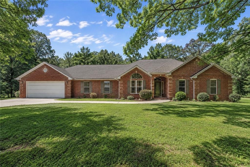 1041 Forest Hills Dr., Conyers, GA 30094
