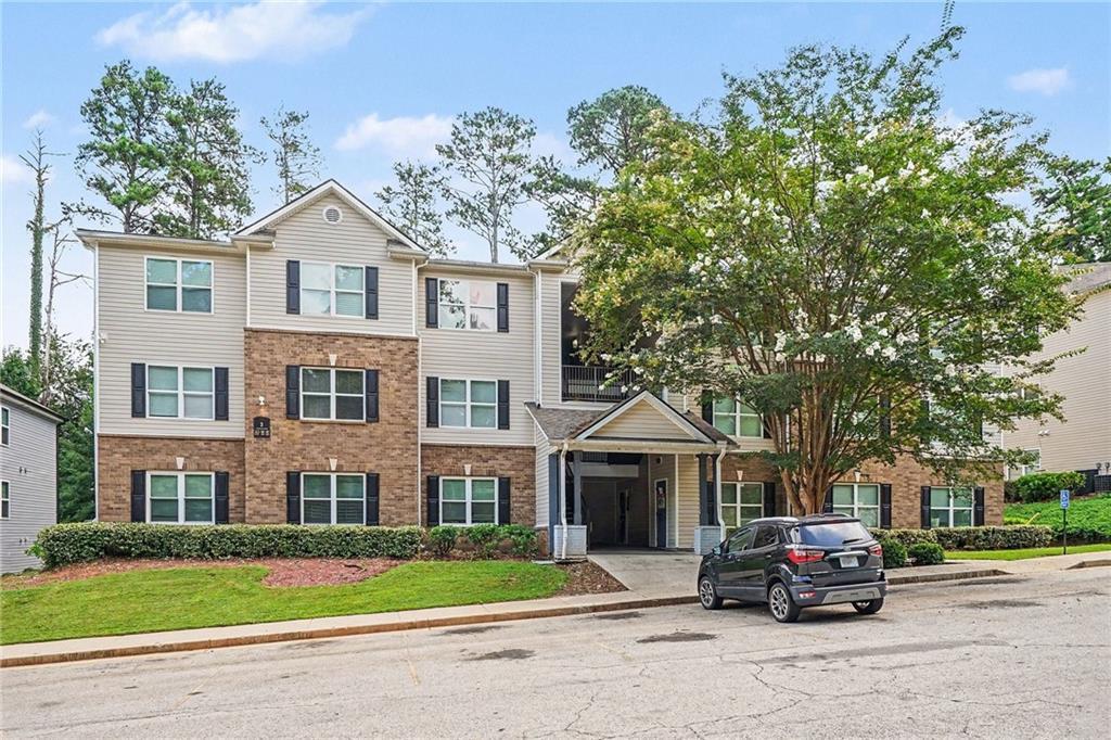 2202 Fairington Village Dr., Lithonia, GA 30038