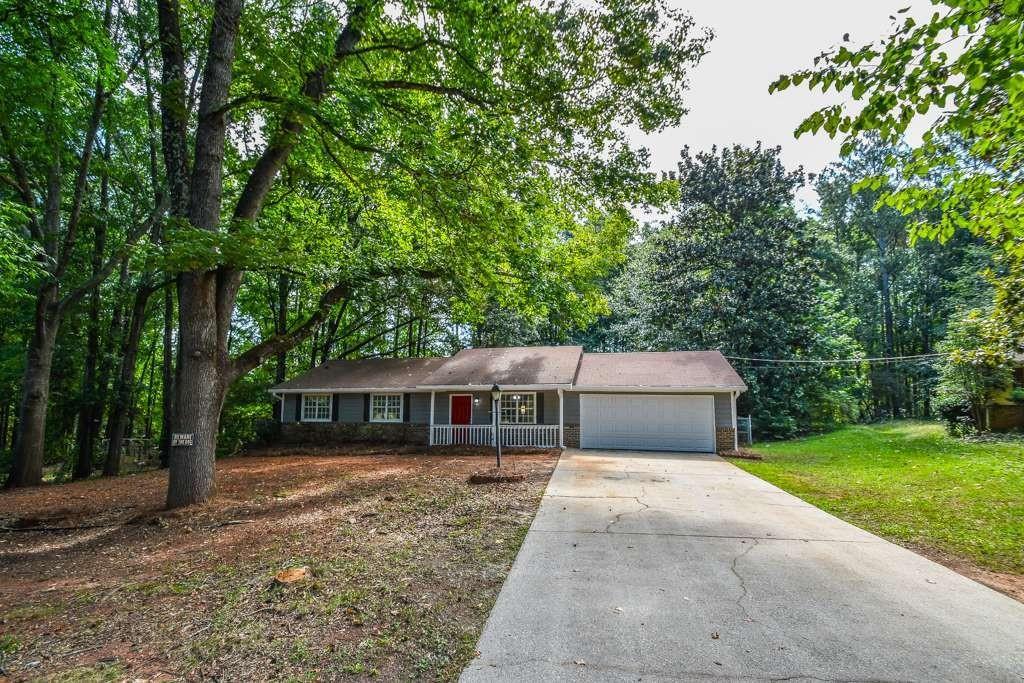 110 E Country Woods Dr., Covington, GA 30016