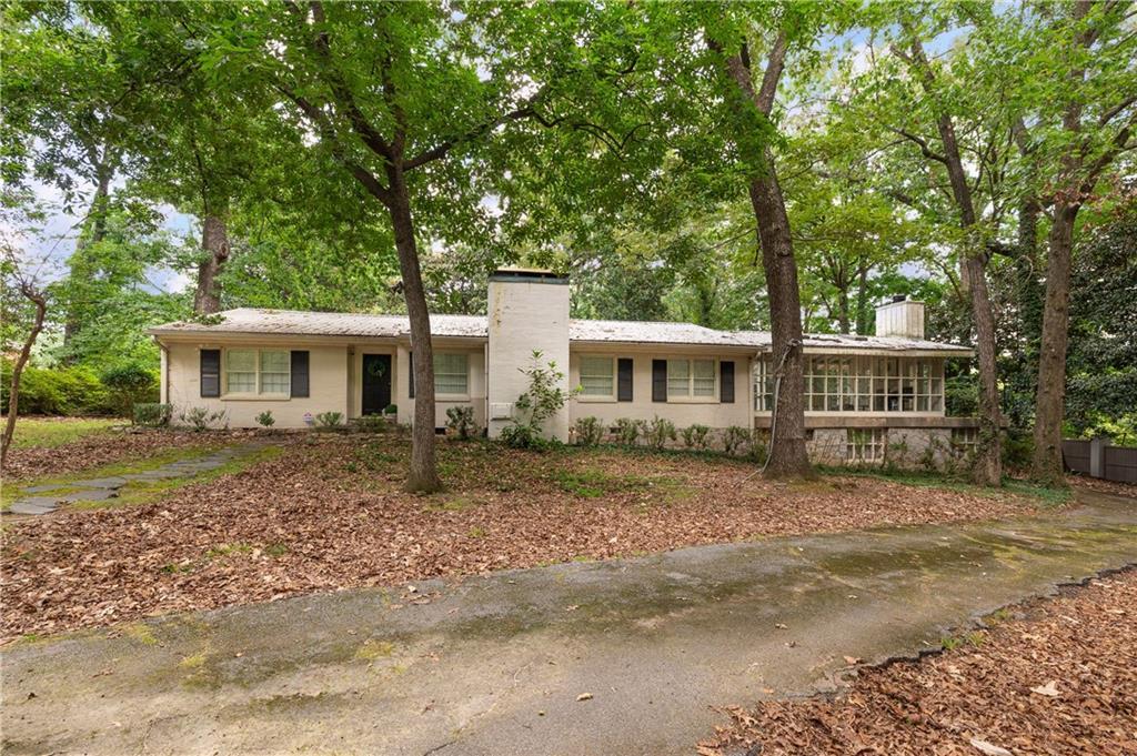 4715 Ridgeview Rd., Atlanta, GA 30338