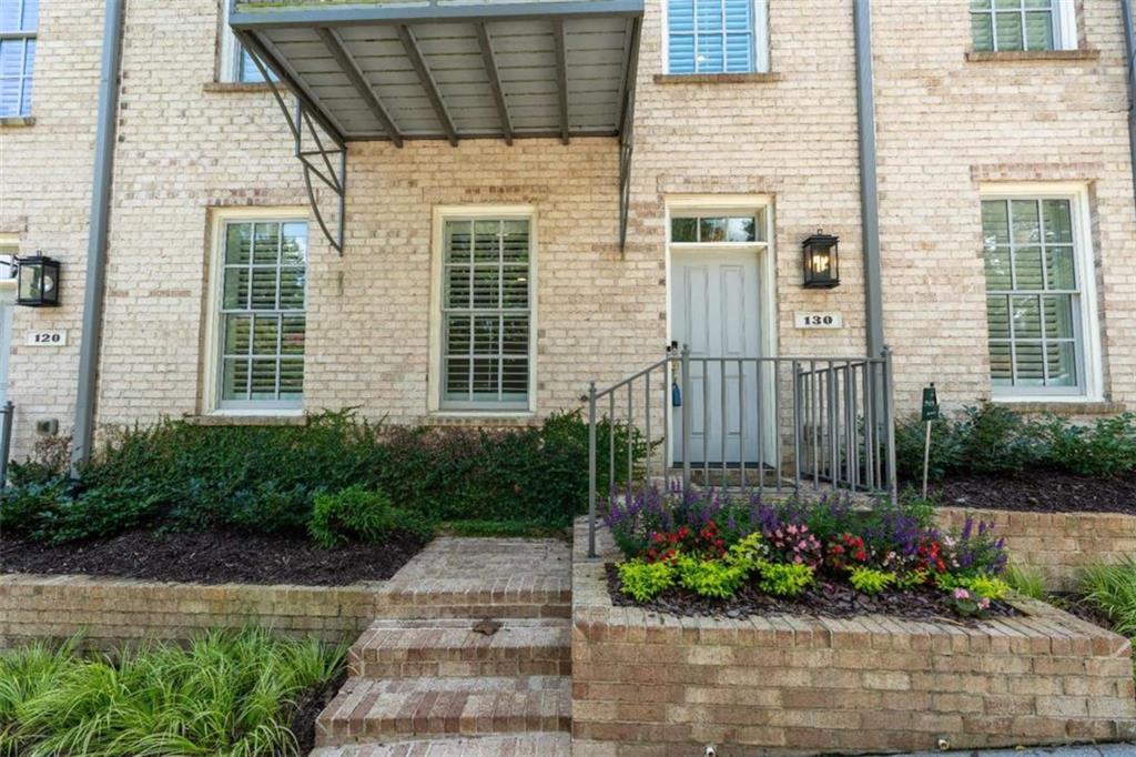 130 Clover Ct., Roswell, GA 30075
