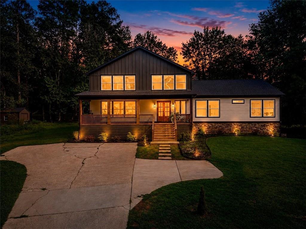 170 Lakeview Ln., Fayetteville, GA 30214