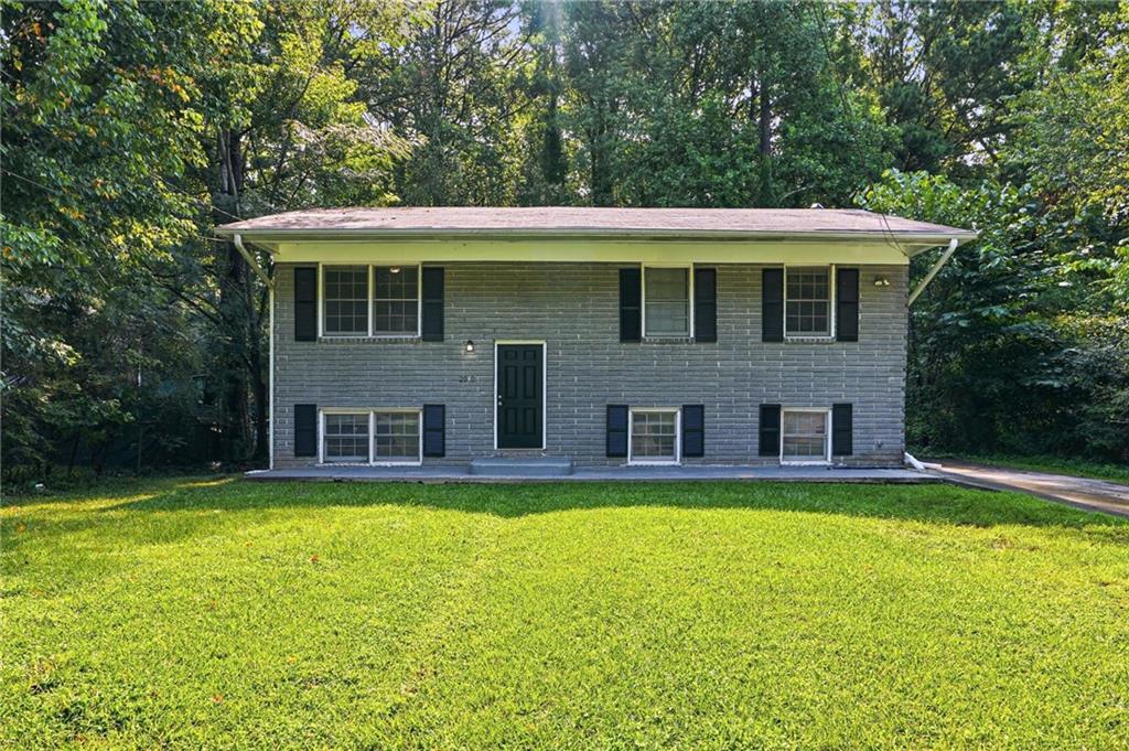 2970 Carriage Ln., College Park, GA 30349
