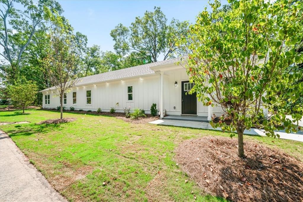 1212 Patricia Davis Dr., Clarkston, GA 30021