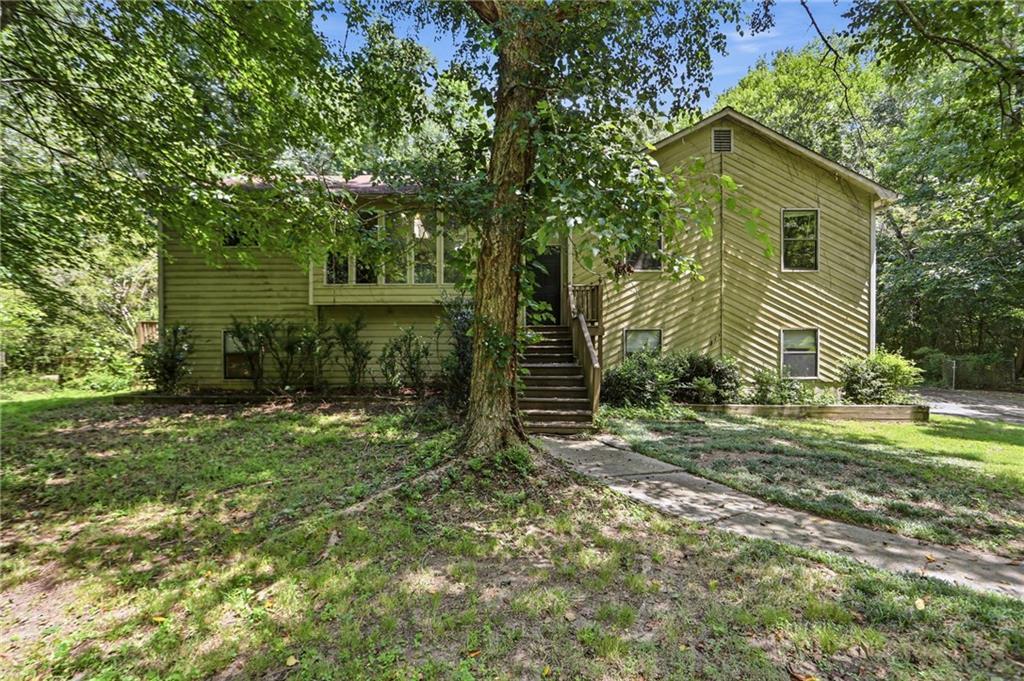 819 Tramore Ct., Powder Springs, GA 30127