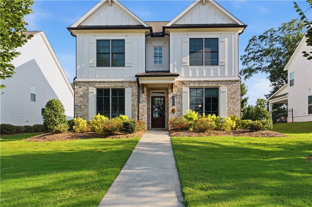 3241 Rockbridge Rd., Avondale Estates, GA 30002