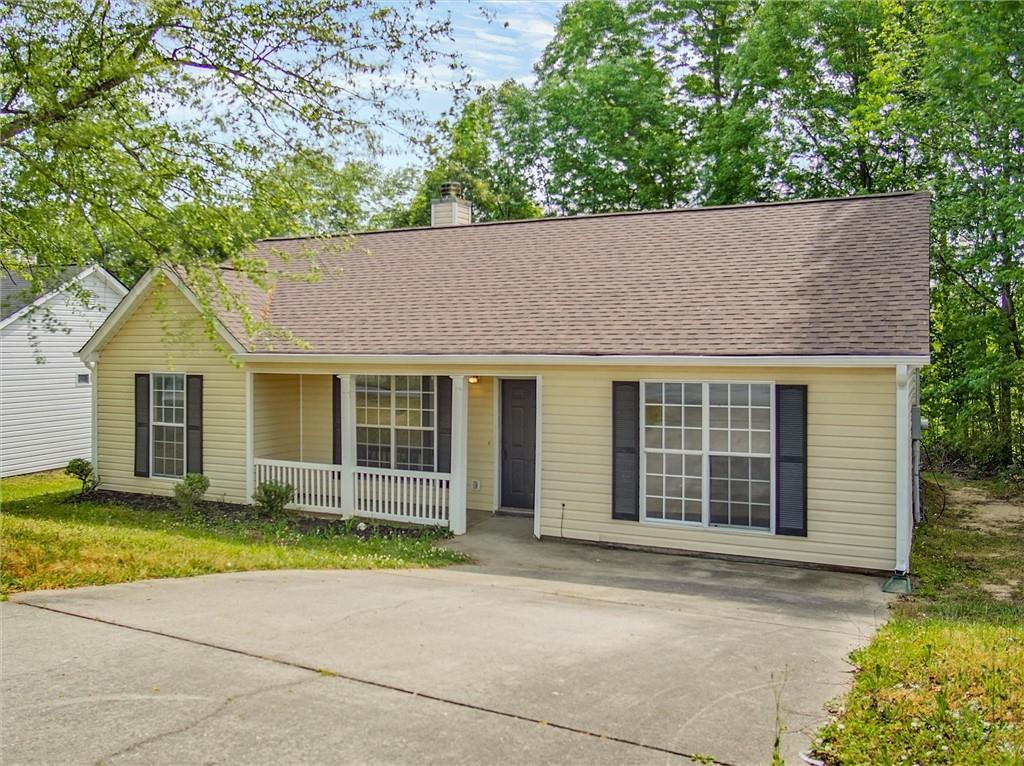 5603 Eagles Feather Ln., Riverdale, GA 30274